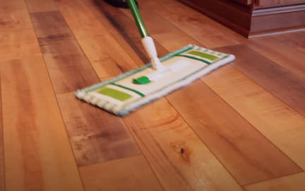 Risks of using steam mops on laminate floors & safe cleaning alternatives