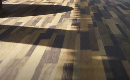 wood like laminate flooring size