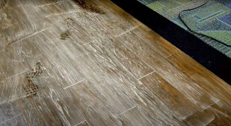 Effortless Drywall Mud Removal from Vinyl Flooring